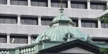 La Banca del Giappone lascia tassi fermi e riduce le politiche di stimolo