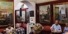 Sequestrati i beni vincolati dello storico Caffè Greco