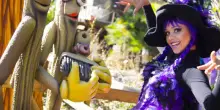 I parchi divertimenti si riempiono di zucche e zombie
