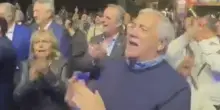 Tajani e Casellati scatenati al concerto di Mogol che omaggia Battisti