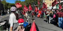 Un serpente lungo tre chilometri, a Roma sfila il corteo proPal