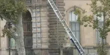 Il montacarichi usato per il furto al Louvre e abbandonato dai ladri