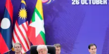 Trump in Asia. "Ai dettagli finali" l'intesa sui dazi con la Cina. Bessent: "Accordo su te...