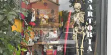 Halloween, prezzi da brivido. Costumi e serate sempre più care