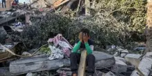 100 morti nei raid a Gaza. Israele ripristina il cessate il fuoco
