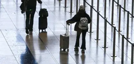 Allarme droni a Berlino, voli sospesi per due ore