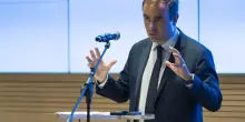 Francia, Lecornu ancora alla ricerca di una maggioranza - ItaliaOggi.it