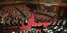 Dl Sicurezza, protesta delle opposizioni in Senato - ItaliaOggi.it