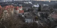 Ucraina, droni su Kiev: danni anche alla Nunziatura. Le parole del vescovo arcivescovo Visvaldas Kulbokas - ItaliaOggi.it