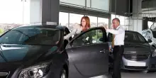 Auto, quattro fattori che influenzano la decisione d’acquisto: dal prezzo all’estetica - ItaliaOggi.it