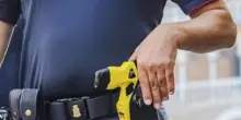 Morto dopo colpo di taser, indagati due carabinieri
