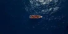 La nave Ong Mediterranea accerchiata da miliziani libici armati: sono in acque internazionali