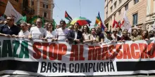 Una grande folla a Roma per chiedere: stop al massacro di Gaza