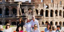 Meloni e “il pranzo della domenica”: bufera politica