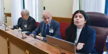 I grillini bivaccano in antimafia: il Pd si scansa, la mafia brinda