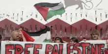 Al via la Mostra del Cinema di Venezia: flash mob per la Palestina e Leone d’Oro a Herzog