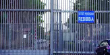 Rebibbia, ancora un suicidio. «Così il carcere è una condanna a morte»