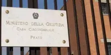 Vendetta in carcere: olio bollente sull’uomo che ha confessato l’omicidio di due donne