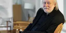 Nobel Letteratura 2025 allo scrittore ungherese László Krasznahorkai: «Opera visionaria che riafferma il potere dell’arte»