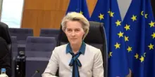 Il tribunale dell'Ue infligge un duro colpo a von der Leyen: illegittimo negare l'accesso ai documenti sul Pfizergate