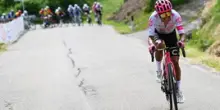 Giro d'Italia. A Castelnovo ne' Monti Richard Carapaz ha vinto alla sua maniera