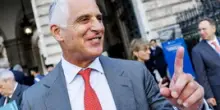 I tre fronti di Orcel tengono in ostaggio il risiko bancario