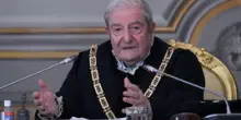 Sul referendum cade l'argine alla riformabilità della "Costituzione più bella del mondo". I suggerimenti di Barbera