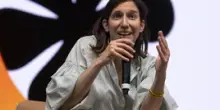 Schlein, eskimo e sangria. La segretaria del Pd vuole ellyzzare il Pse