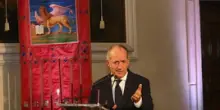 Zaia il Serenissimo, lancia Venezia città-stato contro lo "strabismo" di Roma. La "simpatia" di Marina Berlusconi