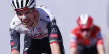 Vuelta 2025 | Miraggi e tentativi di rivolta in cima all'Angliru: vince Almeida