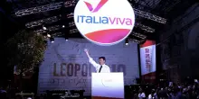 Silvia Salis sul palco della Leopolda, con Sala e Manfredi. Renzi monta la tenda riformista di Bettini