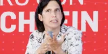 Alla Festa dell'Unità Schlein dialoga in inglese con Ardern e Piri. Non c'è la traduzione e nessuno capisce nulla