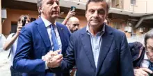 Calenda sempre più vicino a Meloni. Renzi: "Calenda fa ridere!"
