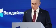 Putin corteggia Trump ma accusa l’Alleanza atlantica e l’Ue