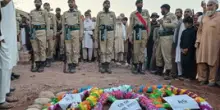 Perché l’Afghanistan e il Pakistan si scontrano, con decine di morti
