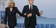 Brigitte Macron porta in tribunale i creatori della fake news sulla sua identità di genere