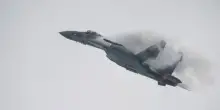 Caccia russo invade lo spazio aereo NATO: la “nave fantasma” scatena la risposta di Mosca