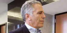 Nuova rivelazione sul caso Epstein: "Non fu ucciso, ecco la verità sui ricatti sessuali"