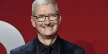 Apple alla prova Intelligenza Artificiale. Intanto Wall Street castiga il titolo (-18%)