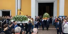 Sterminò la famiglia a Paderno: omicida 17enne condannato a 20 anni