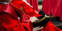 Lo schiaffo di Mattarella ai giudici: "Dovete apparire imparziali, anche sui social"