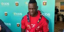 Quella "Belva" di Balotelli: "Io e Mou testa di c., le banane razziste, il calcione di Totti"