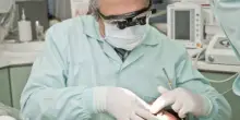 "Mi hanno tolto 11 denti sani in 4 ore". L'orrore dei dentisti sui pazienti