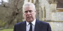 Re Carlo III su tutte le furie. Il principe Andrea finito in un altro scandalo milionario