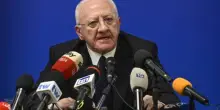 “Un problema fidanzarsi a 12 anni”. Scoppia la polemica per la frase di De Luca