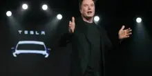Immatricolazioni auto, ad aprile Tesla dimezza le vendite rispetto un anno fa