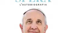Papa Francesco guarda tutti da molto in alto