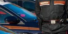 Bmw forza il blocco e travolge un’auto