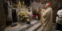 Prima messa per Leone XIV in Cappella Sistina con i cardinali