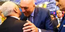 "Sta banda di co**ioni", De Luca e lo scambio di battute con Crosetto